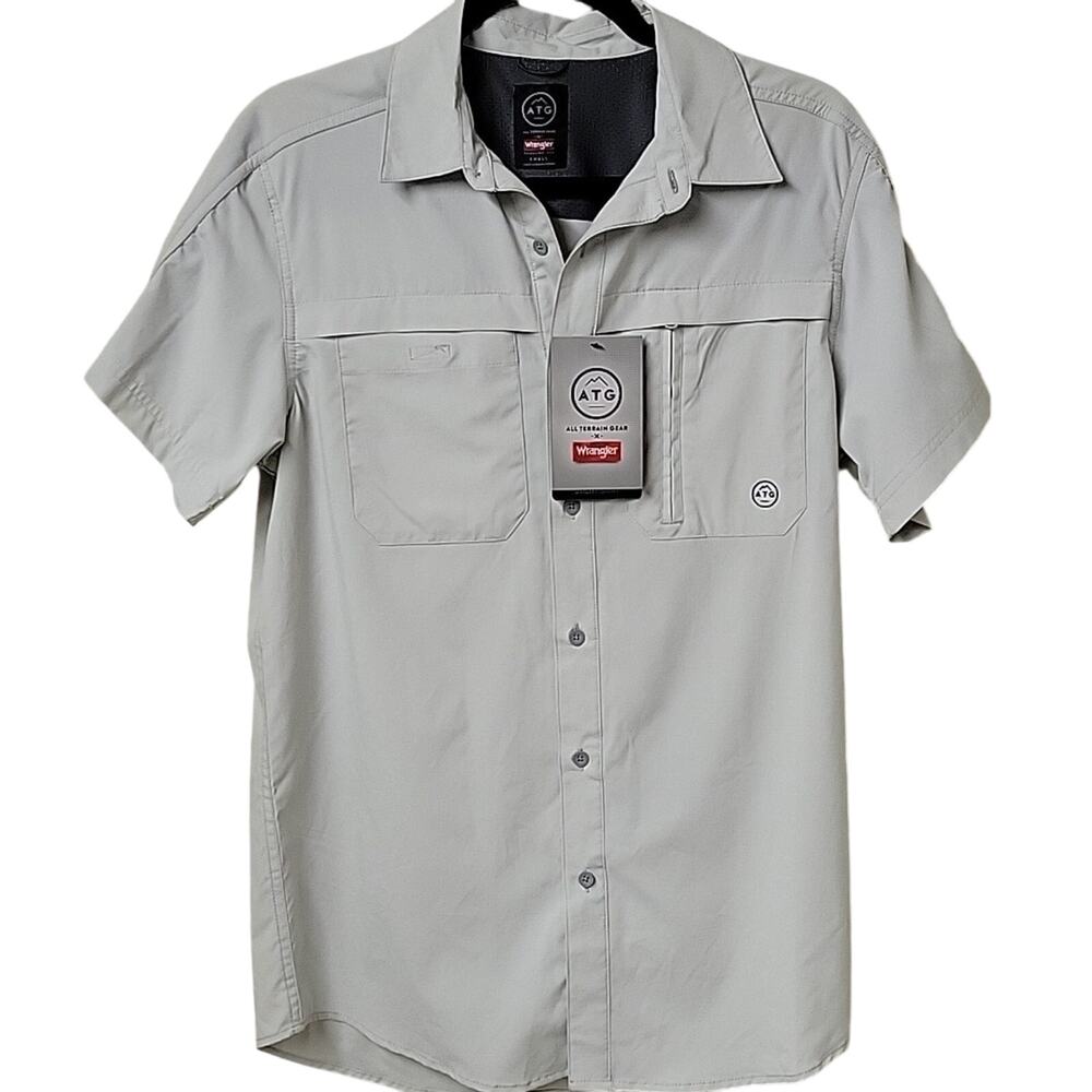 Wrangler ATG Solid Short Sleeve Button Down Utility Shirt Mens Size Small NWT